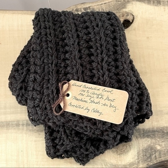 $49 SALE Handmade Infinity Crochet Chunky Knit Cowl Scarf Winter Men Women - Picture 3 of 5